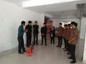 training class for using a fire extinguisher 